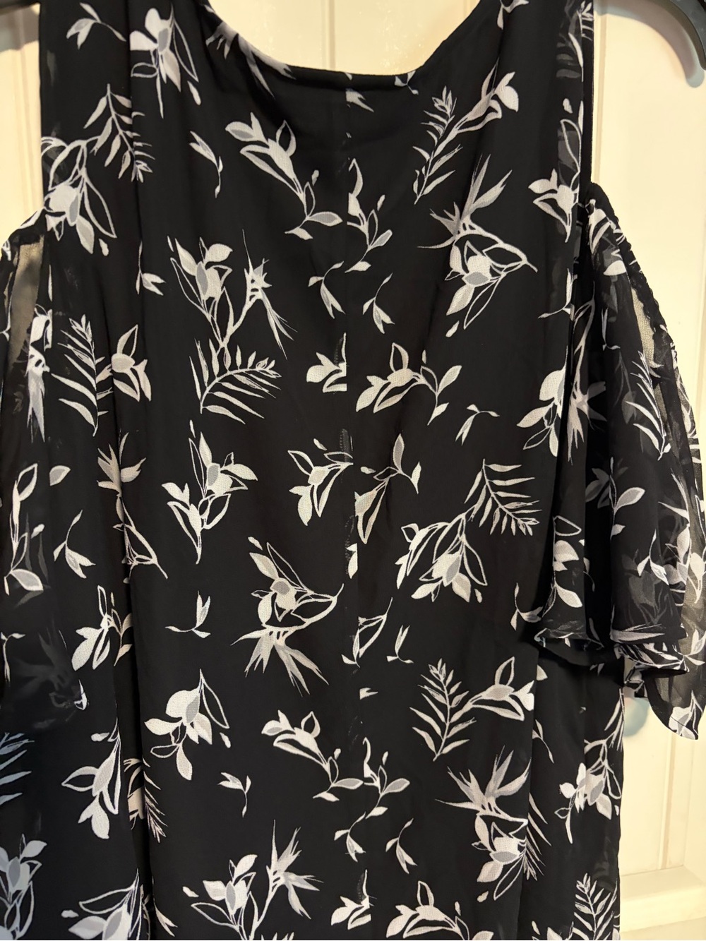 Lane Bryant Black and White Floral Cold-Shoulder Blouse - Picture 6 of 6